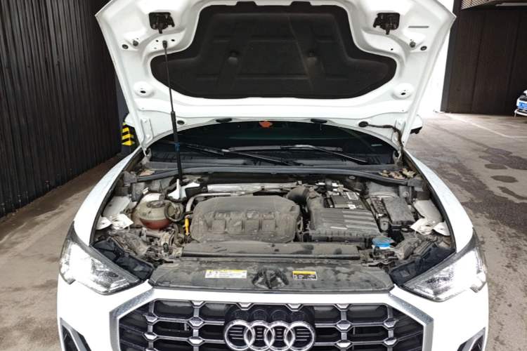 Used Audi Q3 2020 40 TFSI Fashion Dynamic Model Engine Bay