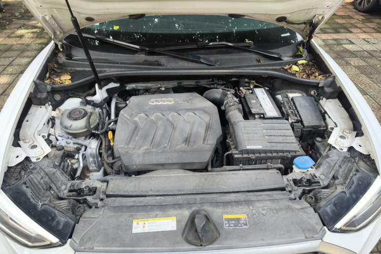 Used Audi Q3 2020 40 TFSI Fashion Dynamic Model Engine Bay