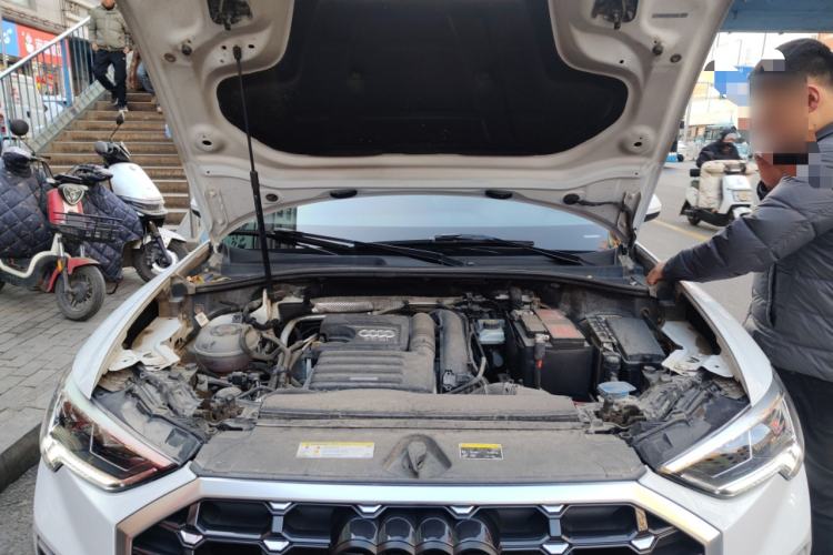 Used Audi Q3 2020 35 TFSI Fashion Dynamic Model Engine Bay