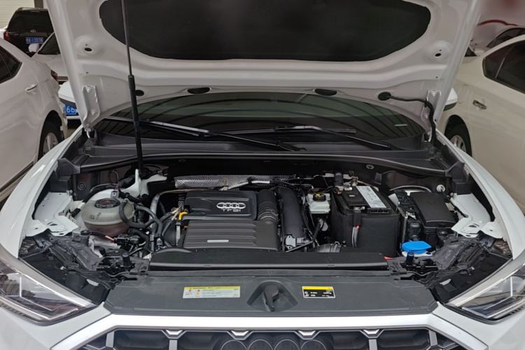Used Audi Q3 2020 35 TFSI Fashion Dynamic Model Engine Bay