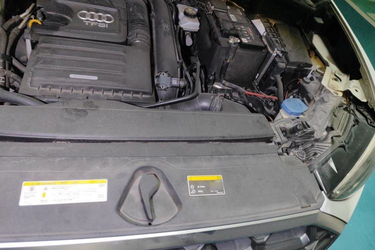 Used Audi Q3 2020 35 TFSI Fashion Dynamic Model Engine Bay Left