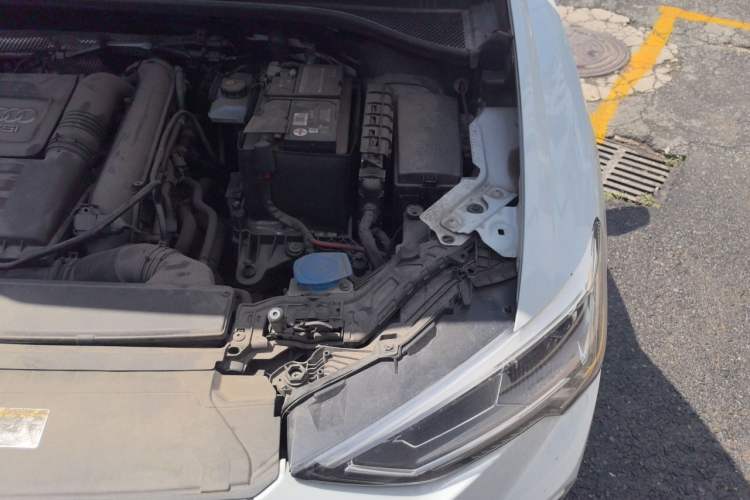 Used Audi Q3 2020 35 TFSI Fashion Dynamic Model Engine Bay Left