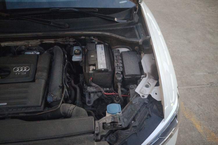 Used Audi Q3 2020 35 TFSI Fashion Dynamic Model Engine Bay Left