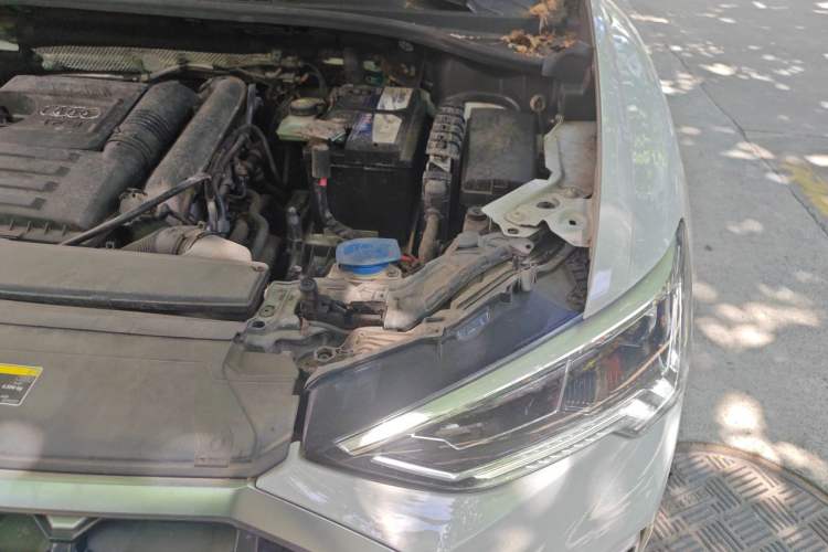 Used Audi Q3 2020 35 TFSI Fashion Dynamic Model Engine Bay Left