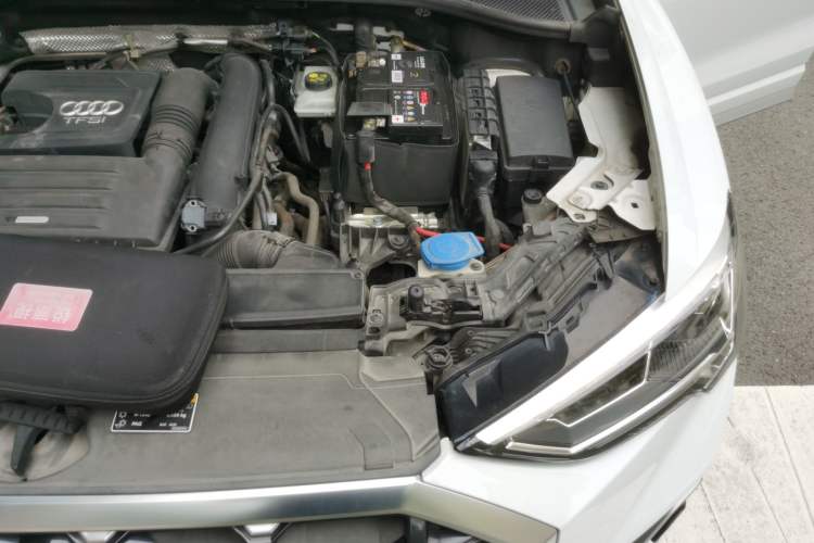 Used Audi Q3 2020 35 TFSI Fashion Dynamic Model Engine Bay Left