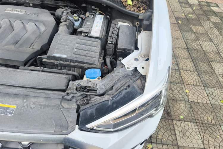 Used Audi Q3 2020 40 TFSI Fashion Dynamic Model Engine Bay Left