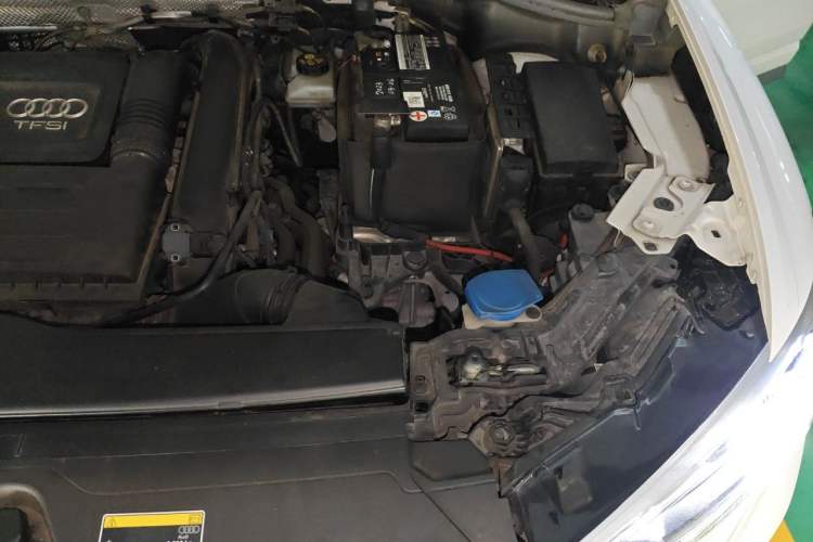 Used Audi Q3 2020 35 TFSI Fashion Dynamic Model Engine Bay Left