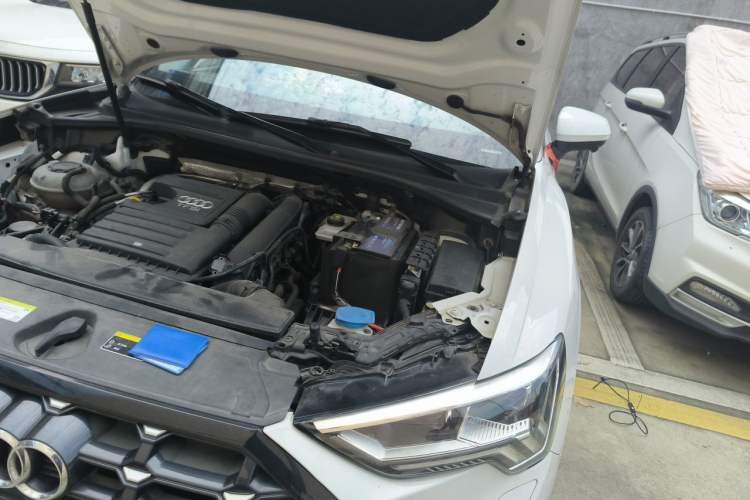 Used Audi Q3 2020 35 TFSI Fashion Dynamic Model Engine Bay Left