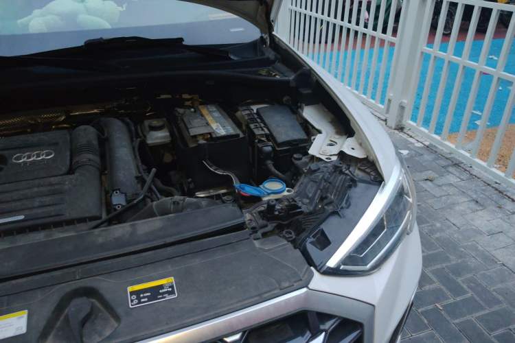 Used Audi Q3 2020 35 TFSI Fashion Dynamic Model Engine Bay Left