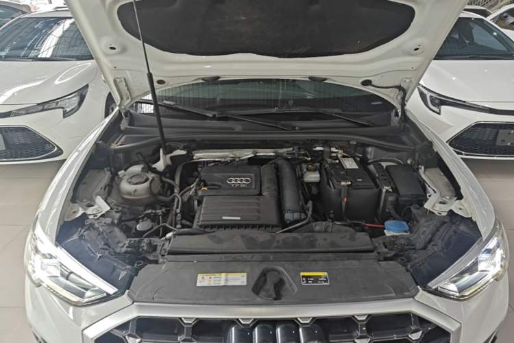 Used Audi Q3 2020 35 TFSI Fashion Dynamic Model Engine Bay