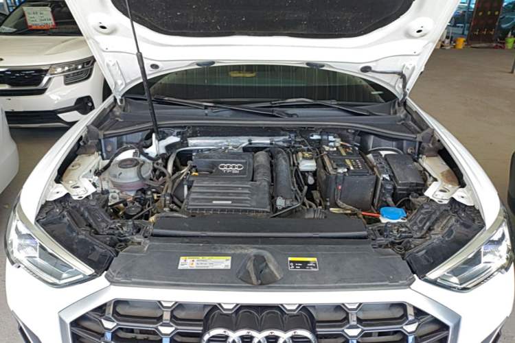 Used Audi Q3 2020 35 TFSI Fashion Dynamic Model Engine Bay