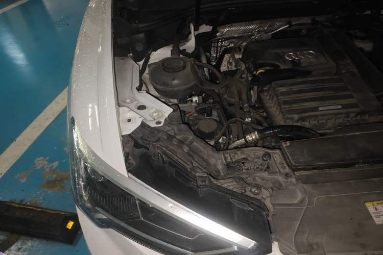 Used Audi Q3 2020 35 TFSI Fashion Dynamic Model Engine Bay Right