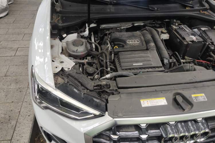 Used Audi Q3 2020 35 TFSI Ambition Dynamic Edition Engine Bay Right