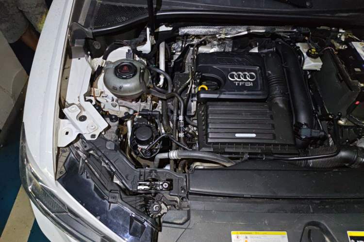 Used Audi Q3 2020 35 TFSI Fashion Dynamic Model Engine Bay Right