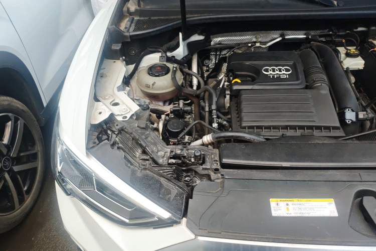 Used Audi Q3 2020 35 TFSI Fashion Dynamic Model Engine Bay Right