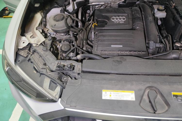 Used Audi Q3 2020 35 TFSI Fashion Dynamic Model Engine Bay Right