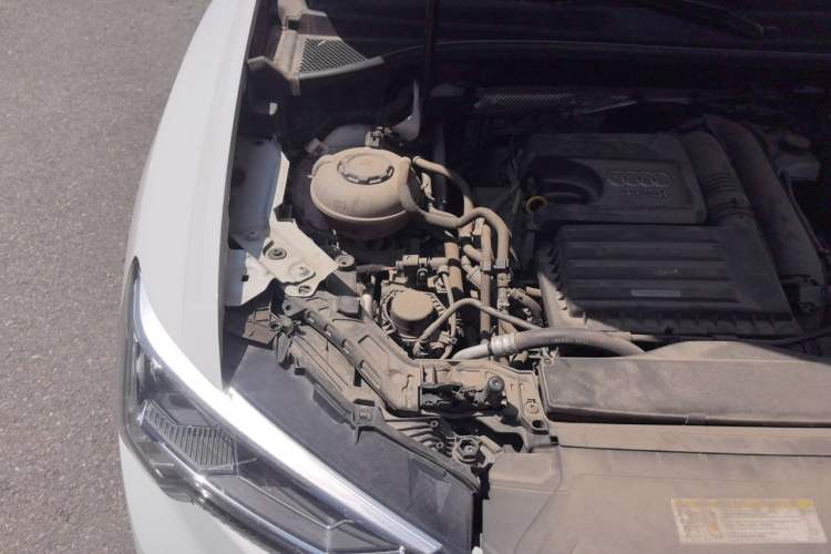 Used Audi Q3 2020 35 TFSI Fashion Dynamic Model Engine Bay Right