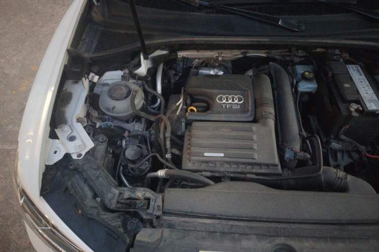 Used Audi Q3 2020 35 TFSI Fashion Dynamic Model Engine Bay Right