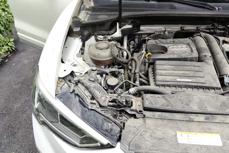 Used Audi Q3 2020 35 TFSI Fashion Dynamic Model Engine Bay Right