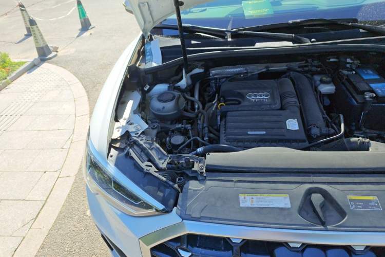 Used Audi Q3 2020 35 TFSI Ambition Dynamic Edition Engine Bay Right