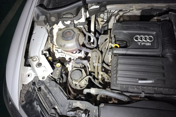 Used Audi Q3 2020 35 TFSI Fashion Dynamic Model Engine Bay Right