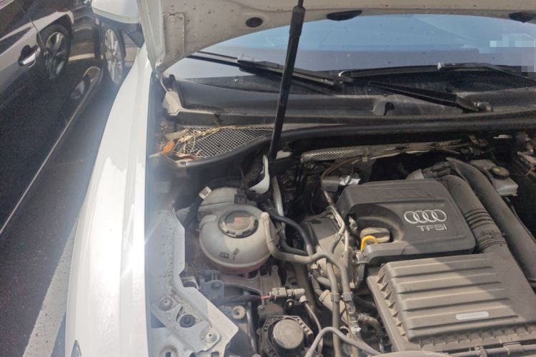 Used Audi Q3 2020 35 TFSI Fashion Dynamic Model Engine Bay Right