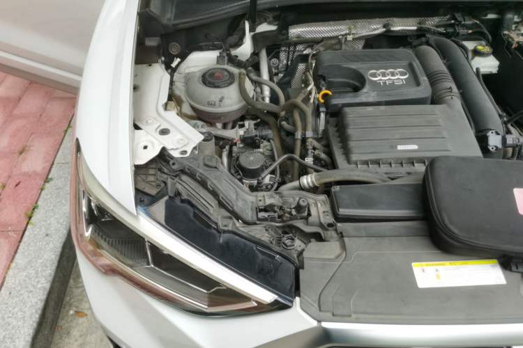Used Audi Q3 2020 35 TFSI Fashion Dynamic Model Engine Bay Right