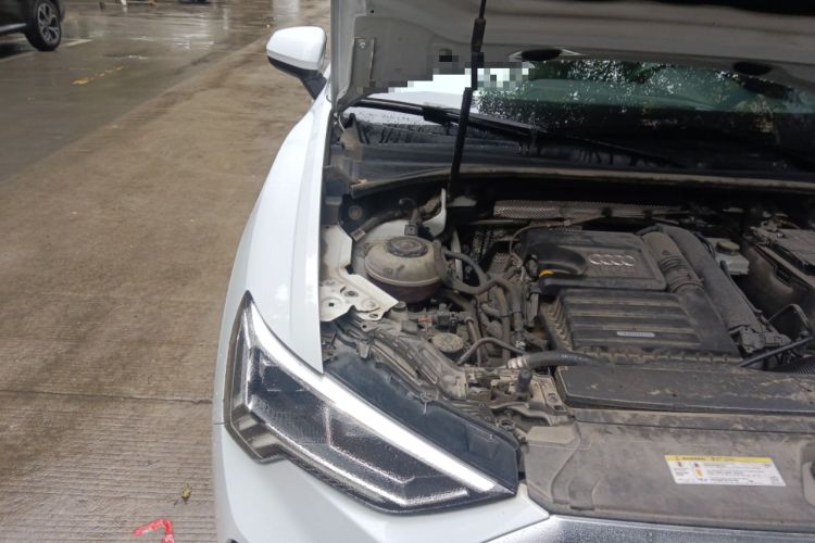 Used Audi Q3 2020 35 TFSI Fashion Dynamic Model Engine Bay Right