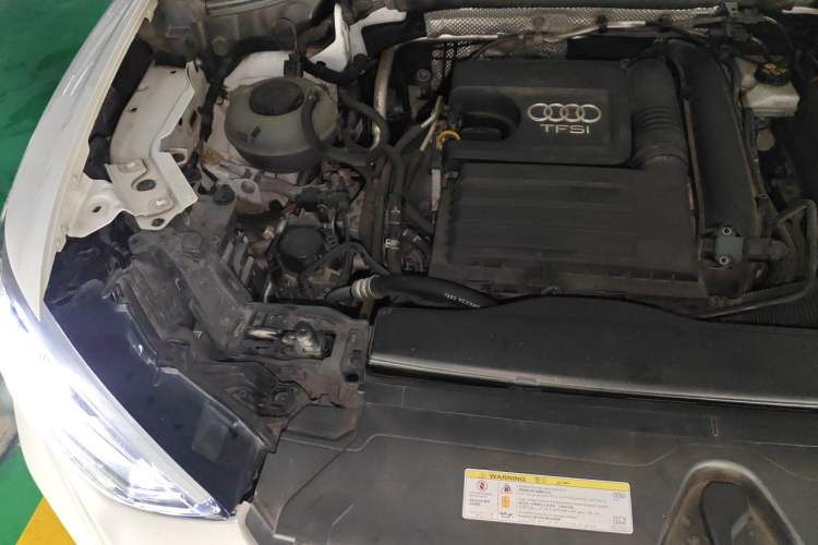 Used Audi Q3 2020 35 TFSI Fashion Dynamic Model Engine Bay Right