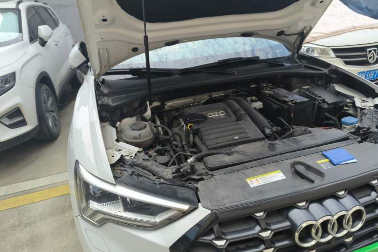 Used Audi Q3 2020 35 TFSI Fashion Dynamic Model Engine Bay Right