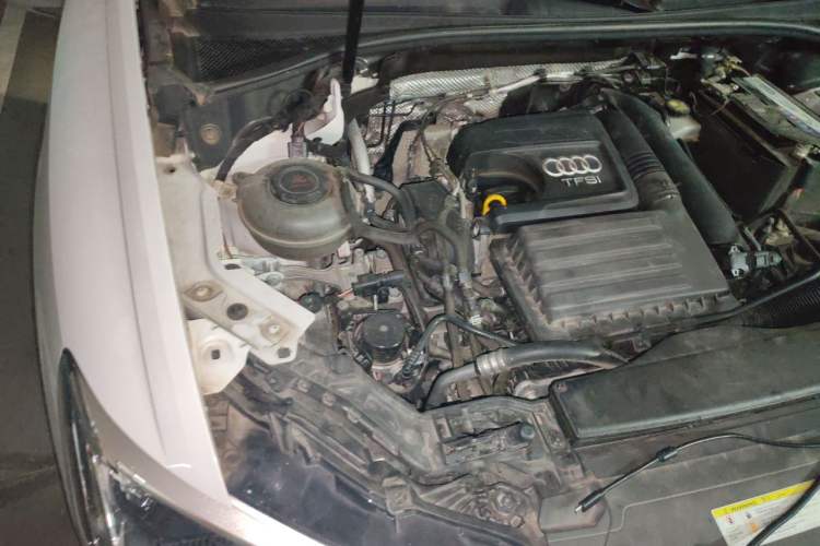 Used Audi Q3 2020 35 TFSI Fashion Dynamic Model Engine Bay Right