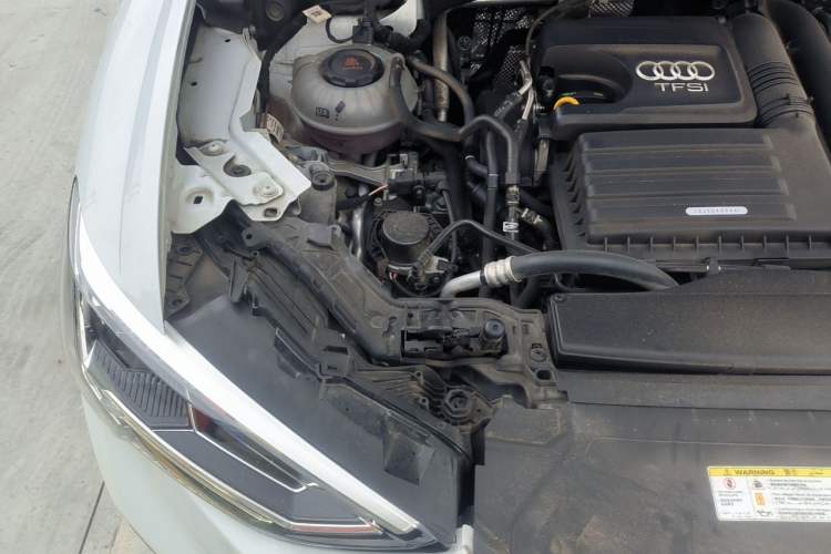 Used Audi Q3 2020 35 TFSI Fashion Dynamic Model Engine Bay Right