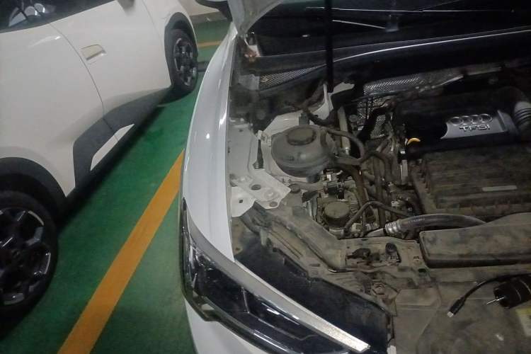 Used Audi Q3 2020 35 TFSI Fashion Dynamic Model Engine Bay Right