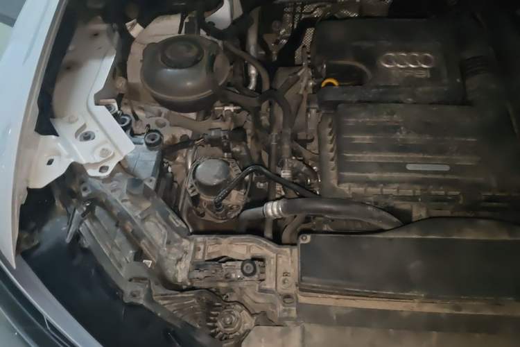 Used Audi Q3 2020 35 TFSI Fashion Dynamic Model Engine Bay Right