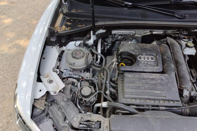 Used Audi Q3 2020 35 TFSI Fashion Dynamic Model Engine Bay Right