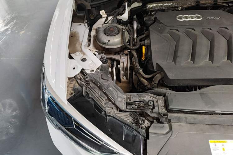 Used Audi Q3 2020 40 TFSI Fashion Dynamic Model Engine Bay Right