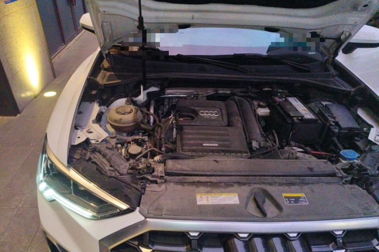 Used Audi Q3 2020 35 TFSI Fashion Dynamic Model Engine Bay Right