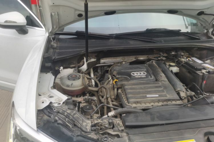 Used Audi Q3 2020 35 TFSI Fashion Dynamic Model Engine Bay Right