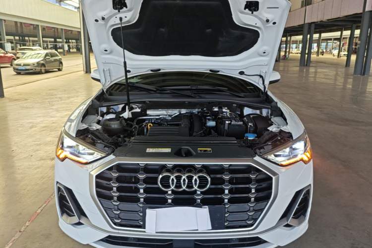 Used Audi Q3 2020 35 TFSI Fashion Dynamic Model Engine Bay