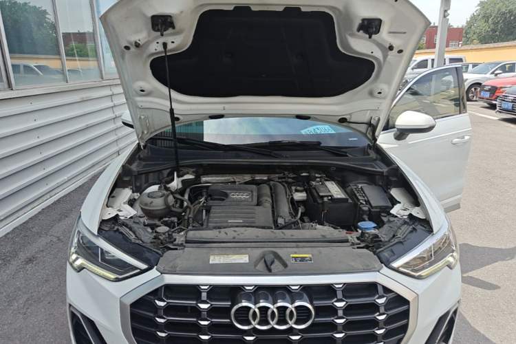 Used Audi Q3 2020 35 TFSI Fashion Dynamic Model Engine Bay