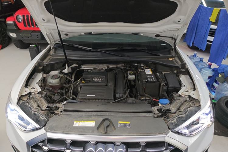 Used Audi Q3 2020 35 TFSI Fashion Dynamic Model Engine Bay