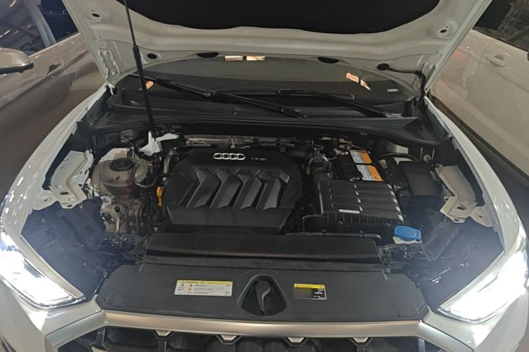 Used Audi Q3 2020 40 TFSI Fashion Dynamic Model Engine Bay
