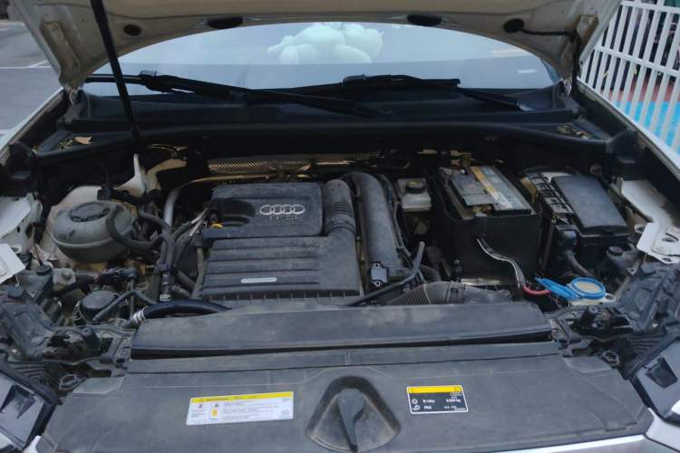 Used Audi Q3 2020 35 TFSI Fashion Dynamic Model Engine Bay