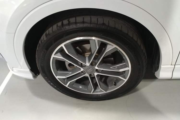 Used Audi Q3 2020 40 TFSI Fashion Dynamic Model Exterior 3