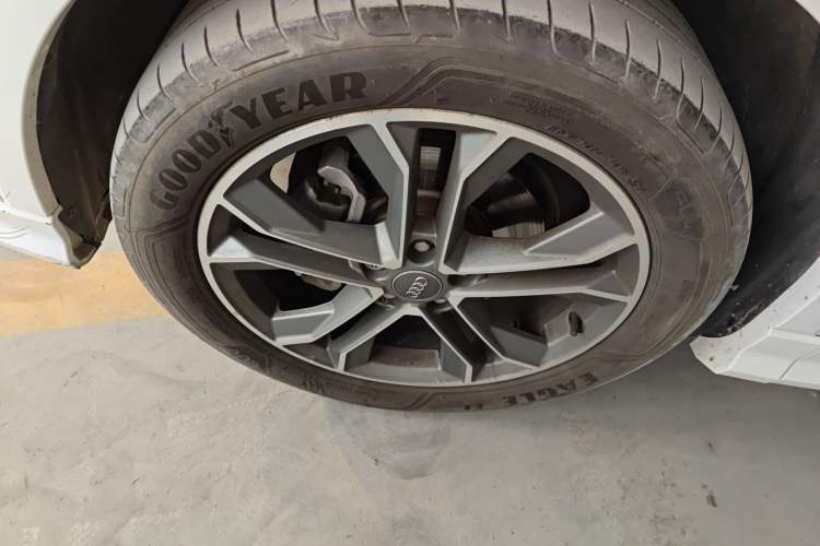 Used Audi Q3 2020 40 TFSI Fashion Dynamic Model Exterior 4