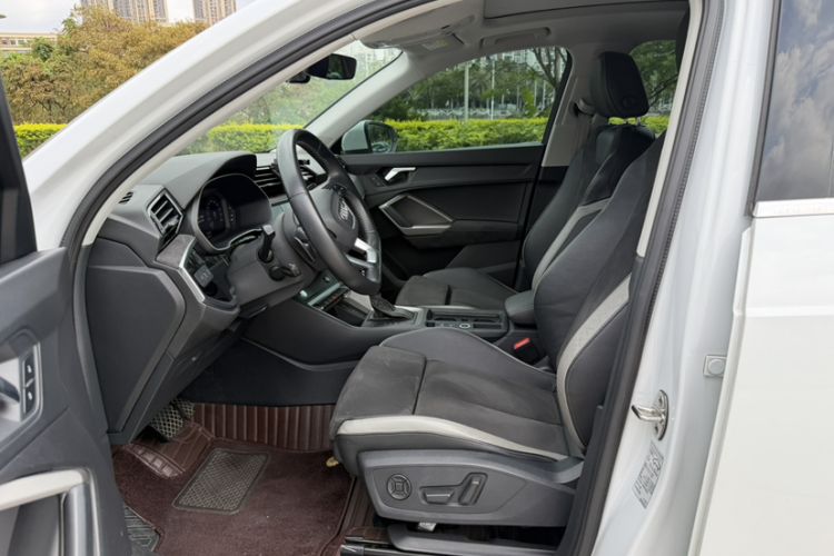 Used Audi Q3 2020 35 TFSI Fashion Dynamic Model Exterior 4