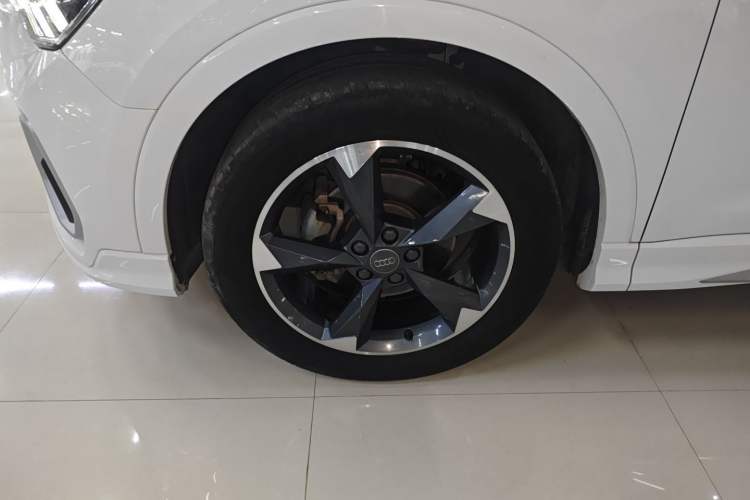 Used Audi Q3 2020 35 TFSI Fashion Dynamic Model Exterior 4