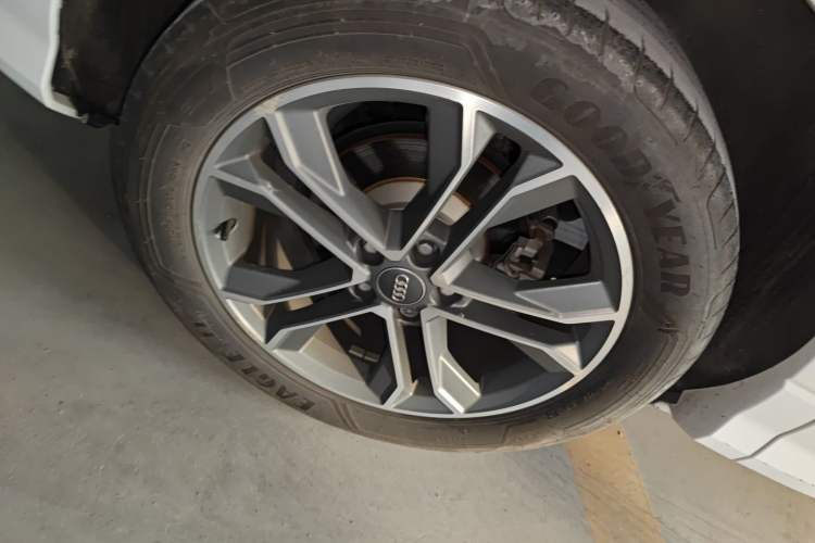 Used Audi Q3 2020 40 TFSI Fashion Dynamic Model Exterior 5