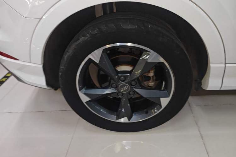 Used Audi Q3 2020 35 TFSI Fashion Dynamic Model Exterior 5