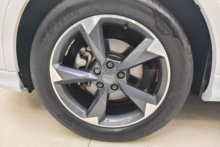 Used Audi Q3 2020 35 TFSI Fashion Dynamic Model Exterior 5